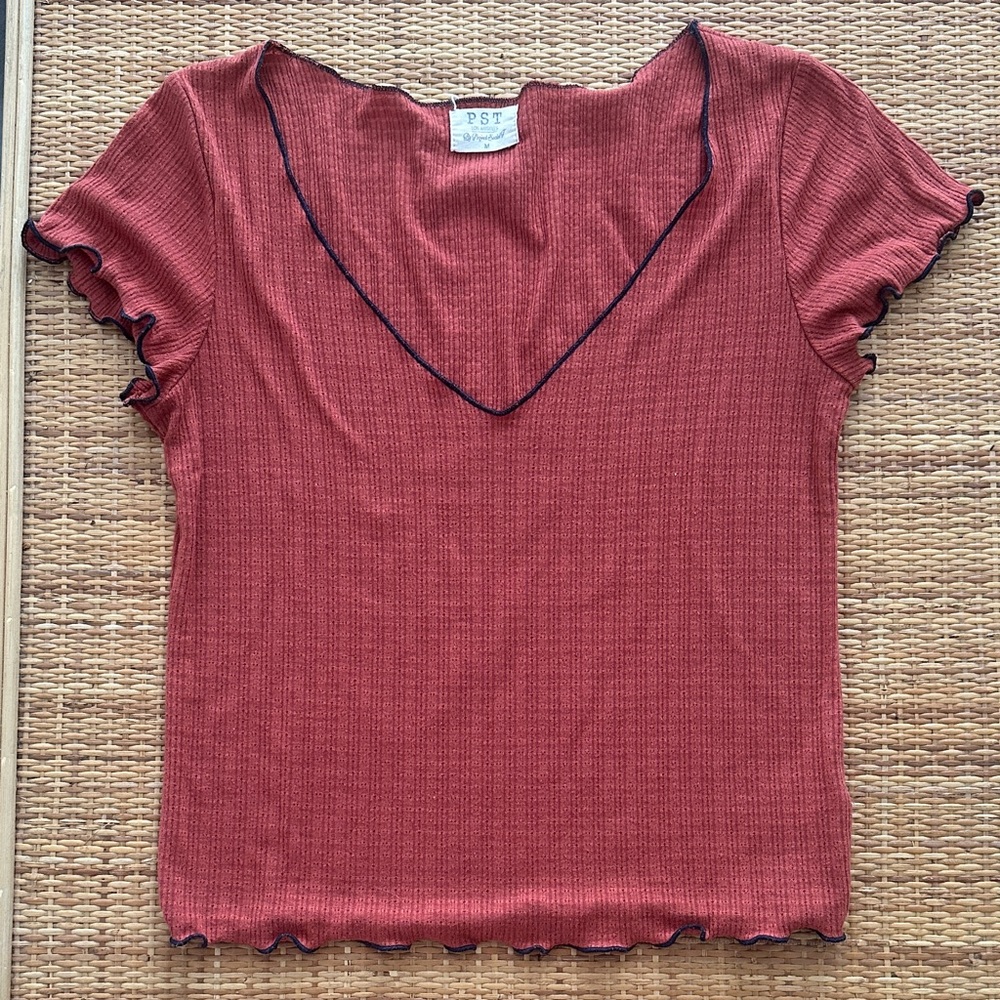PST Short Sleeve Ribbed Scoop Top in Rust with Contrast Trim